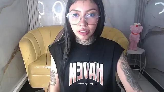 Ashley_Blum_v on StripChat