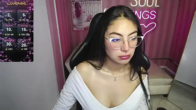 Ateneha_b on StripChat