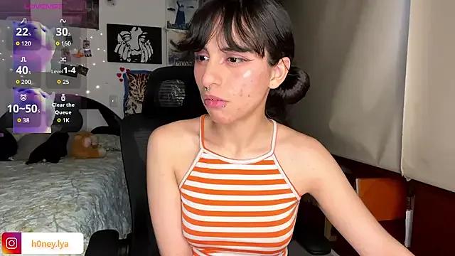 B0nnie_H0ney — Naked and close up hair