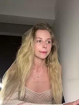 BabyAnais on StripChat 