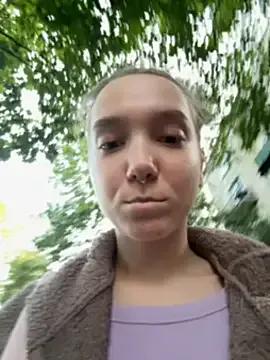 bambi_lu — lift top up with teeth + shake boobs