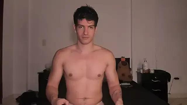 bbbeachboy on StripChat 