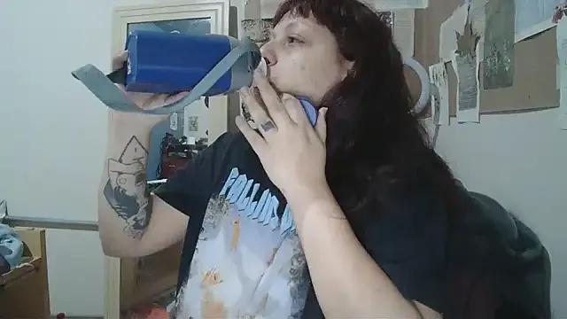 bbyedarling — flash boobs