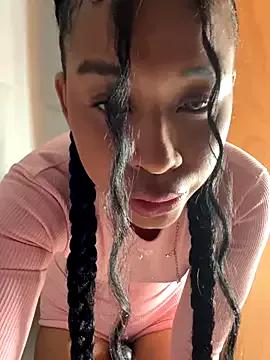 bella__honey on StripChat 