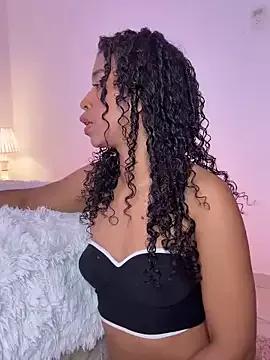 bella__honey on StripChat 