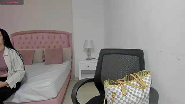 Bella__Wood on StripChat 