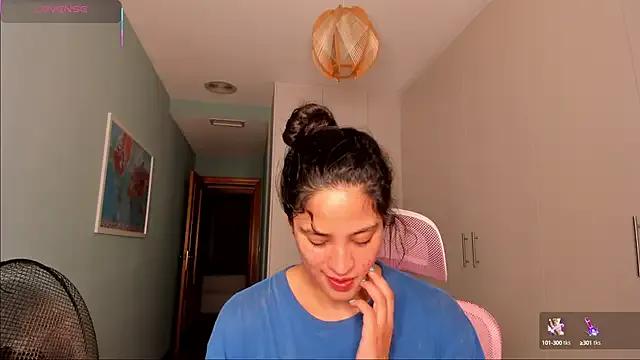 bella_apont on StripChat