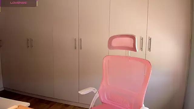 bella_apont on StripChat 