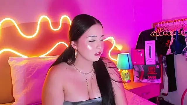 Bella_Fontana on StripChat 