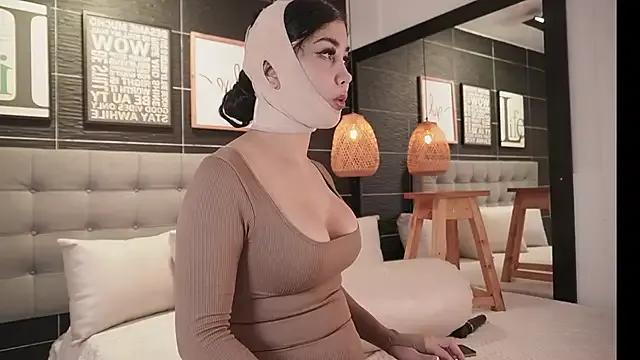 Bella_TS_ on StripChat 