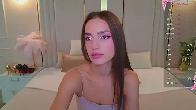BellaHalles on StripChat 