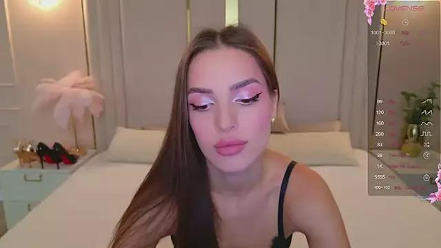 BellaHalles on StripChat 