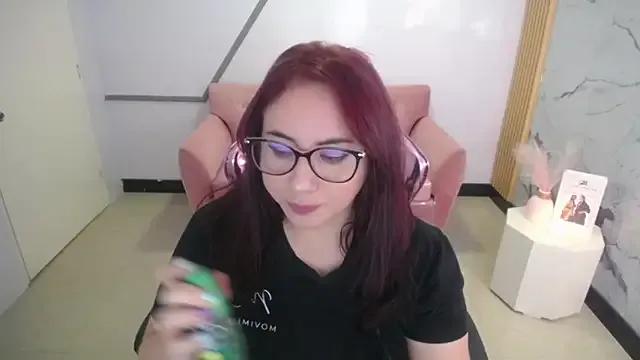 bellatrix_ch on StripChat