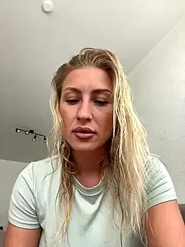 belle98 — Blow dick, titts off, 1 Video
