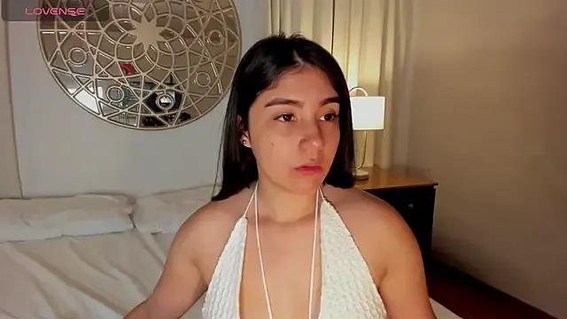 Belliinda_21 on StripChat 