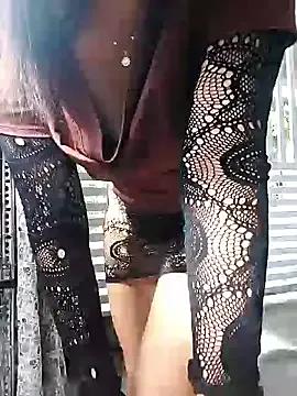 BigAssBee — My pussy vibrates dripping in public