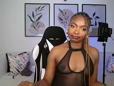 bigbootycyone on StripChat 