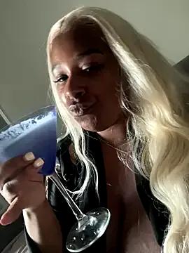 BigFineSelena's avatar