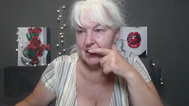 BlondyLeeBest on StripChat
