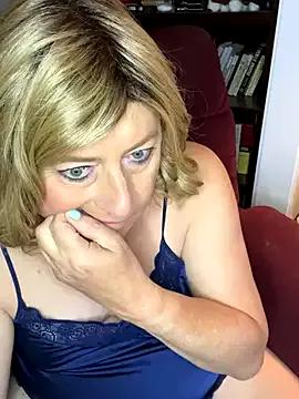 BookBabe27 on StripChat 