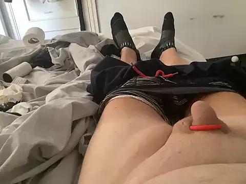 Bossinmidd12 on StripChat 
