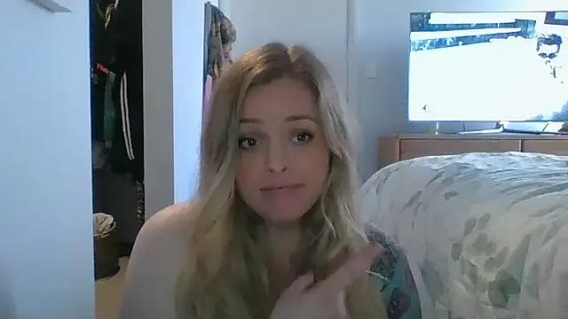 Bridgette03 on StripChat