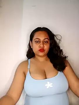 bumblebeegirl on StripChat 