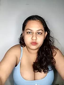 bumblebeegirl on StripChat 