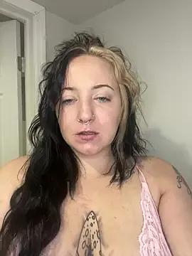 BunnyWilde on StripChat 