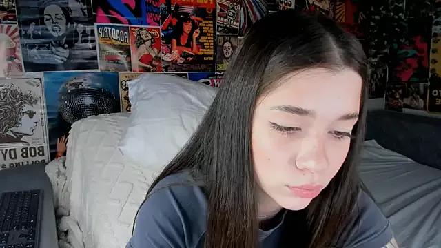 Butterflys1268 on StripChat 