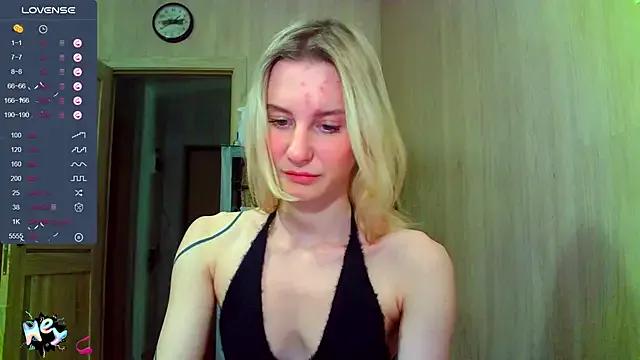 Caramel_piegirl on StripChat 