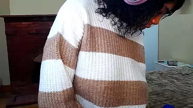 CaramelDelux27 on StripChat 