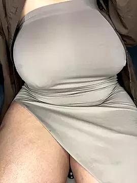 CARAMELGODDESSX23 on StripChat 