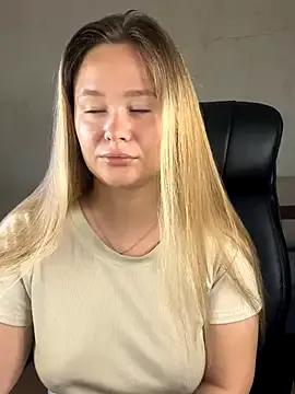 CaramelleSugar_ on StripChat 
