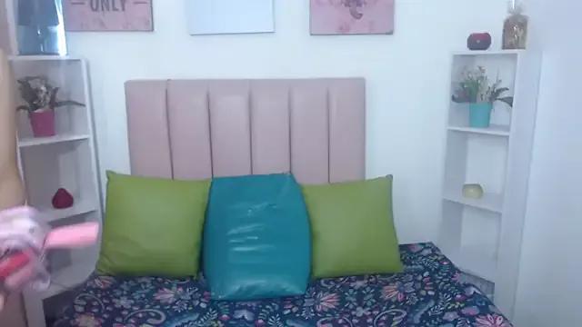 carla_sttar on StripChat