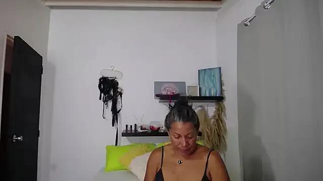 Carry_Big on StripChat 