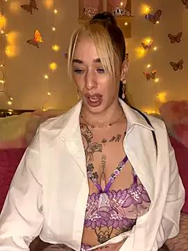 Chachou000 on StripChat 