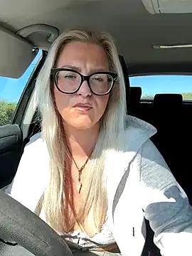 Charleigh_xx — 2 min toy control and face fuck dildo
