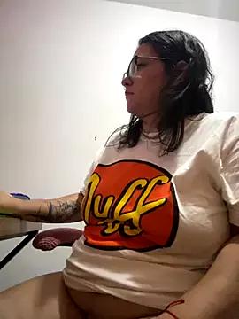 CinnamonCookiez on StripChat 