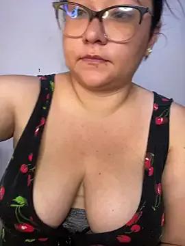 CinnamonCookiez on StripChat 