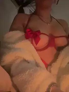 cocoloveee on StripChat 