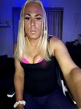 Connie_Pepper on StripChat 