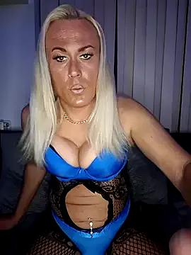 Connie_Pepper on StripChat 