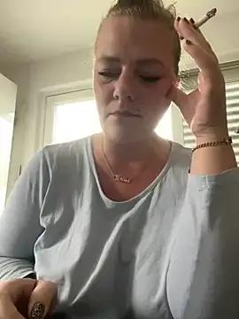 Curvyveri93 — Squirten Runde 2
