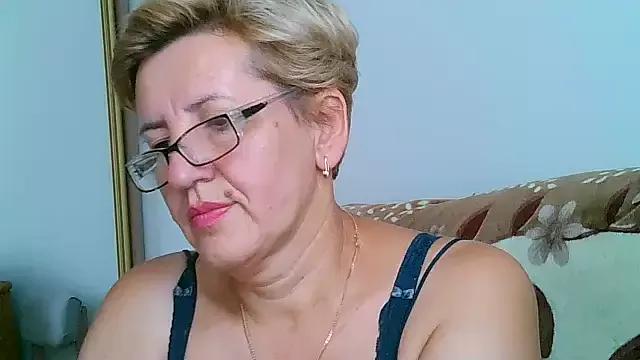 Dana4921 on StripChat 