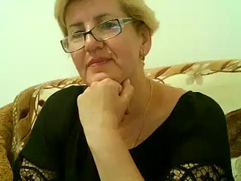 Dana4921 on StripChat 