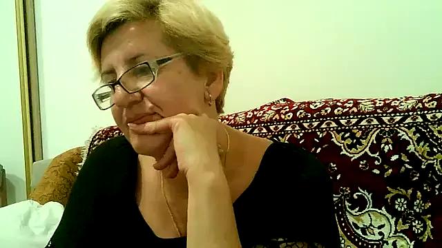 Dana4921 on StripChat 