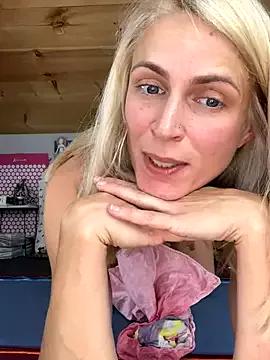 DanaeJustine on StripChat 