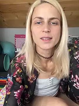 DanaeJustine on StripChat 