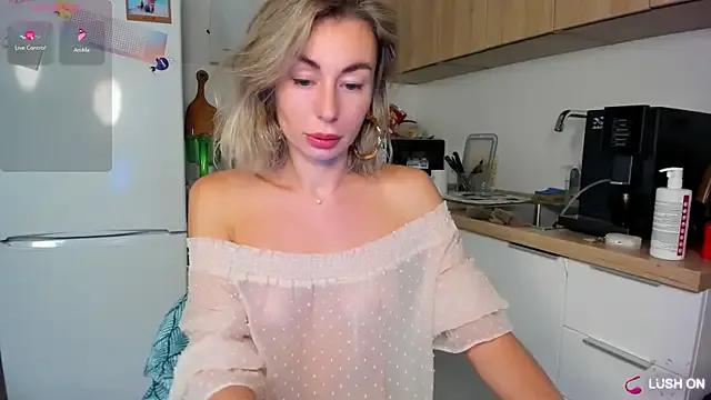 DannaEvan on StripChat